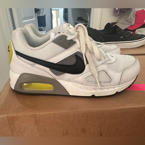 Nike Air Max - Picture 1 of 4